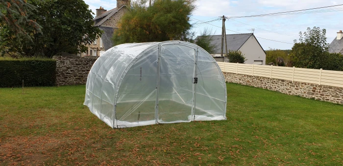 Serre Flora 600 - 3 X 6 M - Film Thermique 200 µm 1 Serre Flora 600 - 3 X 6 M - Film Thermique 200 µm